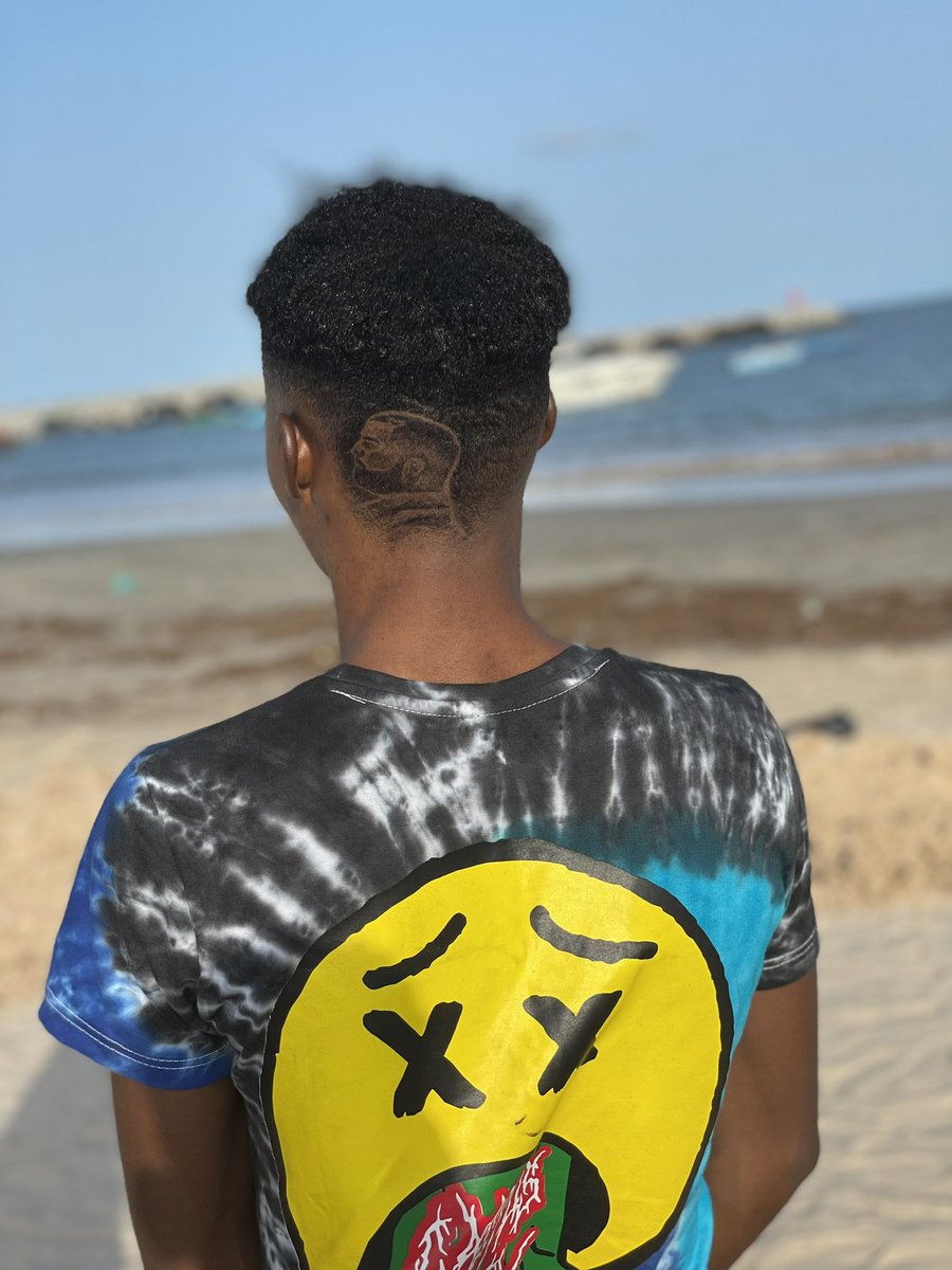 Topzycut's tweet photo. Drake hair design (certified lover boy)
Please like and retweet my craft ❤️💈
I’m a barber 💈 https://t.co/VP1Szte2XX