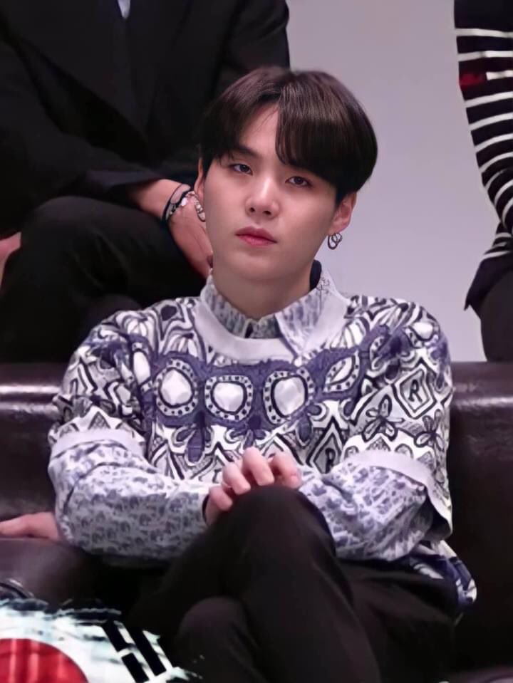 เรื่องเกรณฑ์ทหาร
 "เดี๋ยวถึงเวลากูก็ไปเอง "
    
              เนื้อเพลงจาก Agust D-2
                      - suga bts -