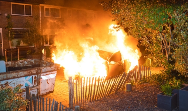 Weer auto in brand gestoken in Alblasserdam - ..