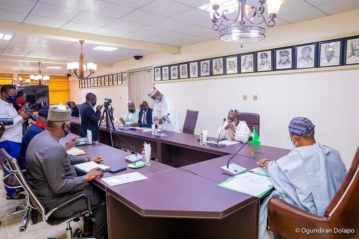 Awapatriotic's tweet photo. Interior Minister, Ogbeni @raufaregbesola met with the Minister of Agriculture and Rural Development, Alhaji Muhammad Sabo Nanono on how to ensure food security for the country in partnership with the @MinOfInteriorNG and  @official_NSCDC https://t.co/9tpo8y3YHg