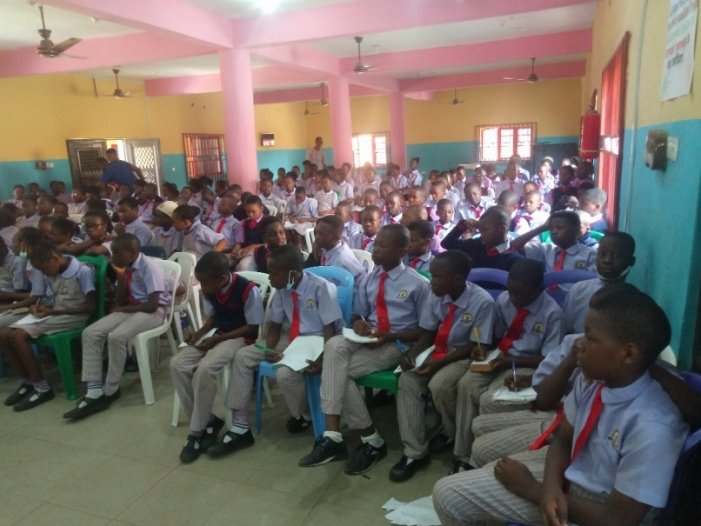 Yalirlcalumning's tweet photo. Ekiti State witnessed #yalischooltour as Olorunsola Emmanuel Oluwatobi @emy4evawitjesus taught 171 students of Divine Touch International School, Ado-Ekiti, Ekiti State on the power of believing in oneself. https://t.co/yPoDp0kfmh