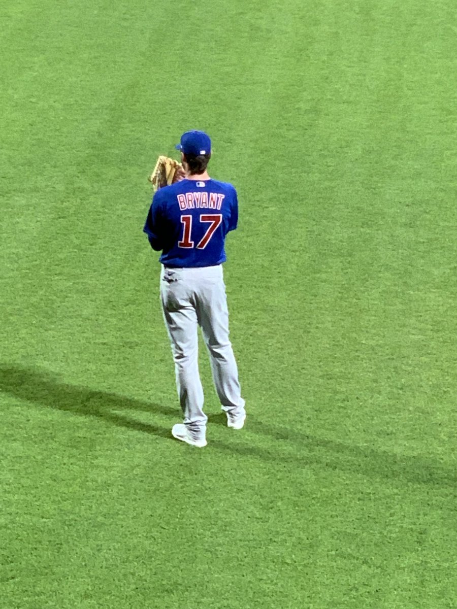 acpyleacpyle's tweet photo. Enjoyed spending time with ⁦@KrisBryant_23⁩ in RF ⁦@OracleParkSF⁩ tonight. He’s a great sport, finds the kids who bring their gloves, and would look good in orange and black someday. https://t.co/GQp3nAGan6