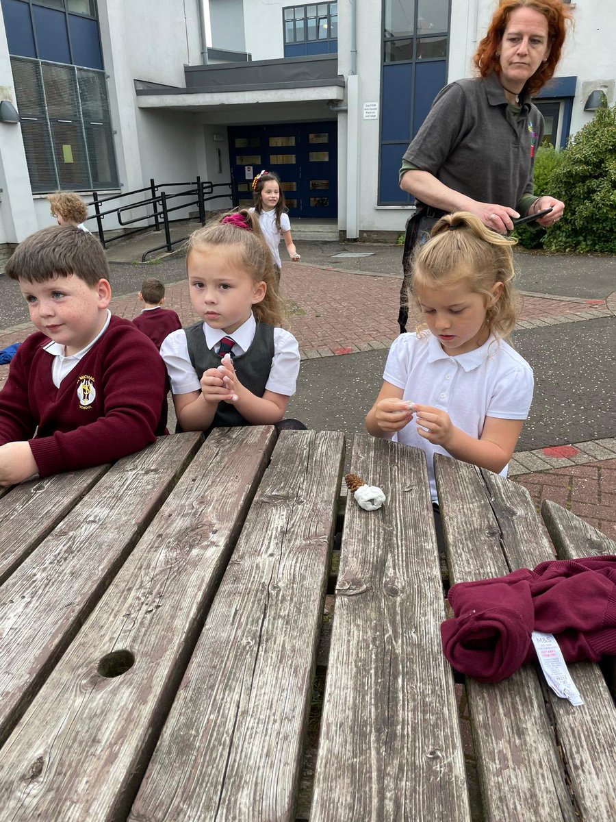 StMichaelsSci's tweet photo. P2 had a great afternoon yesterday going on a mini beast hunt, identifying them and creating them using clay 🐜🪲🐌 thank you @Belvillegarden https://t.co/2UwZqNGl49