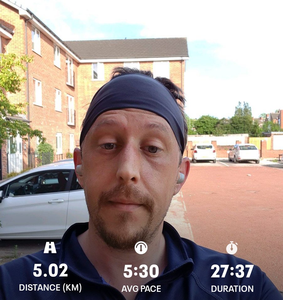 Arkonios's tweet photo. Friday morning 5k complete - looks like its going to be another warm one today #runhappynation #charity #morningrun #brooksrunning #compressionsocks #sweaty #running #5k #runhappy https://t.co/4s65iMbhOY