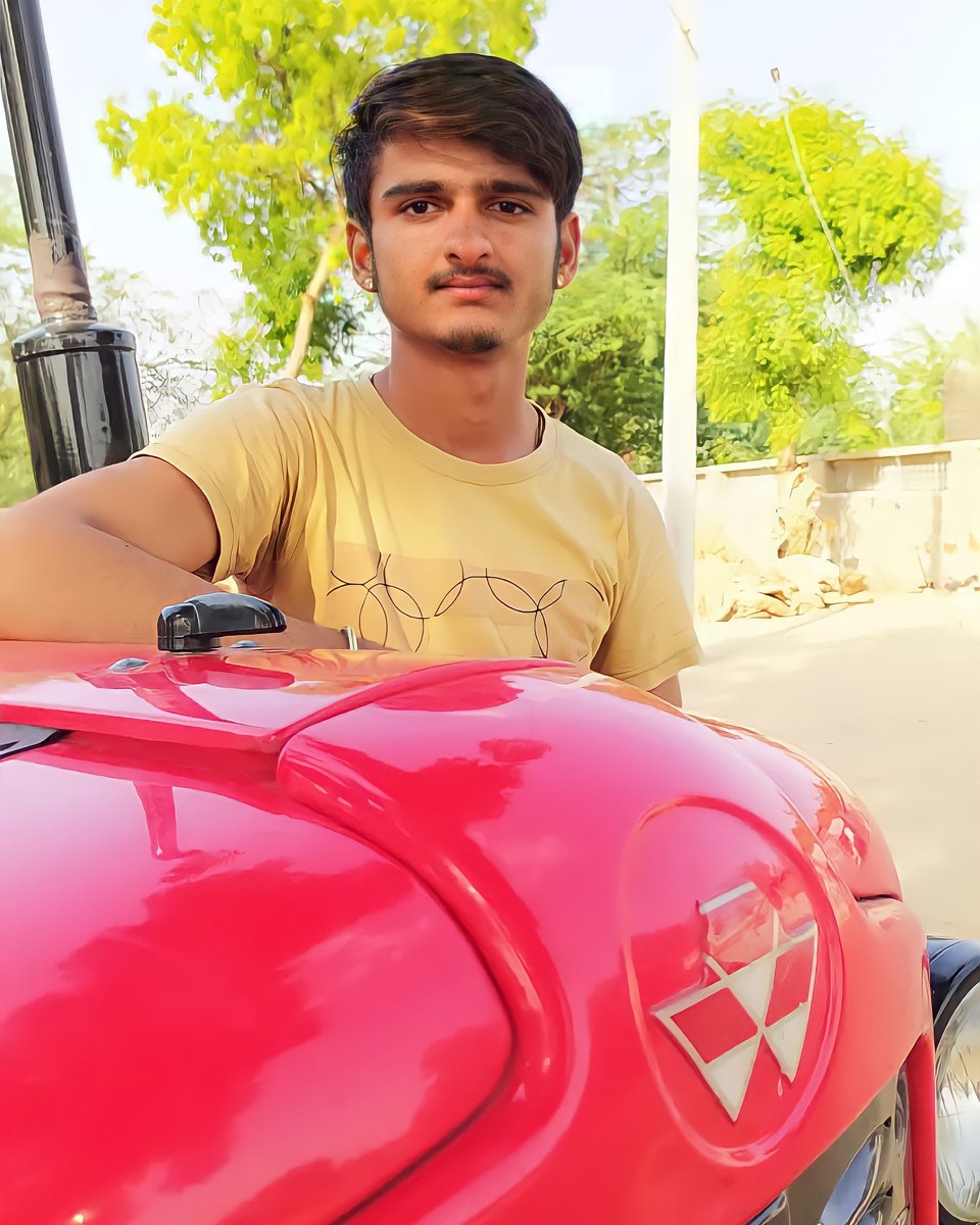 Govindgodara075's tweet photo. Life is like a mirror, we get the best results when we smile. https://t.co/0J1YLh8ZSw