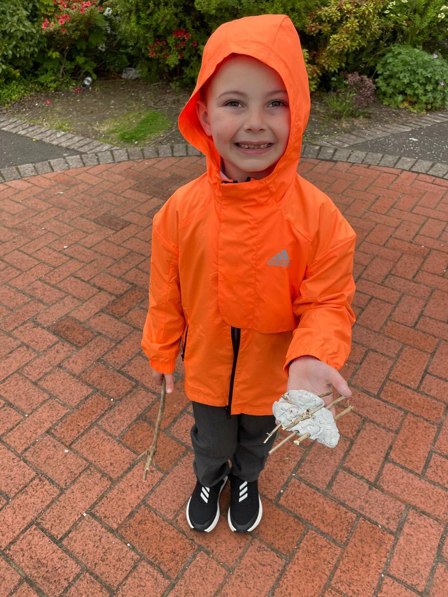 StMichaelsSci's tweet photo. P2 had a great afternoon yesterday going on a mini beast hunt, identifying them and creating them using clay 🐜🪲🐌 thank you @Belvillegarden https://t.co/RO61lvrq3v