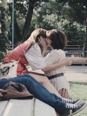 VaSO____'s tweet photo. Najwa’s lesbian activity brings me happiness https://t.co/M8mIXnXrJ1
