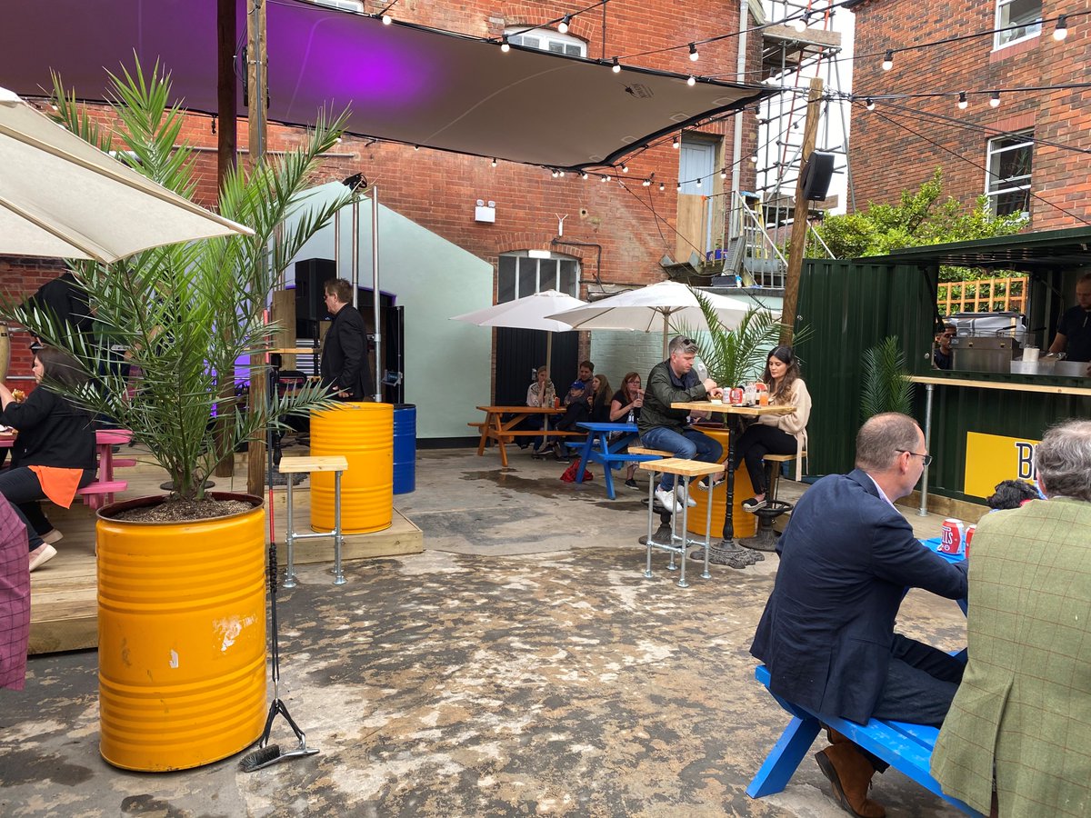We are in LOVE with #Salisbury’s brand new venue 'Brown Street'! 🥂💃🏼 

An original &amp; quirky outdoor space offering a variety of street food options and a great place to socialise.

Opening tonight 4pm - 11pm - Saturday &amp; Sunday 11am - 11pm 😄

#ExperienceSalisburyAgain