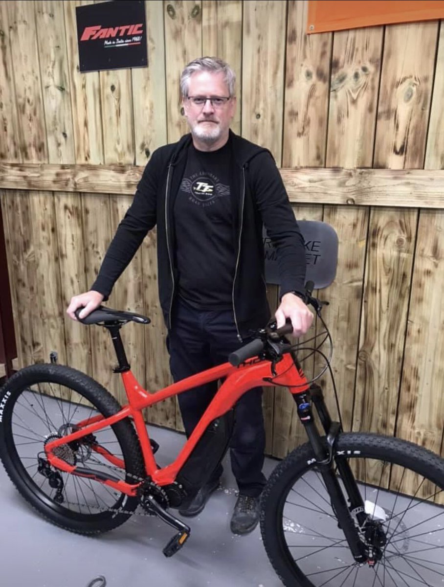 SupermarketBike's tweet photo. Darren collecting his THOK Mig HT
Darren had a heart attack last March and has acquired an electric bike to get a bit more active!
#electricbikesupermarket #ridethok #ebikelife #electricbike #happycustomer https://t.co/yxzhLcVNZn
