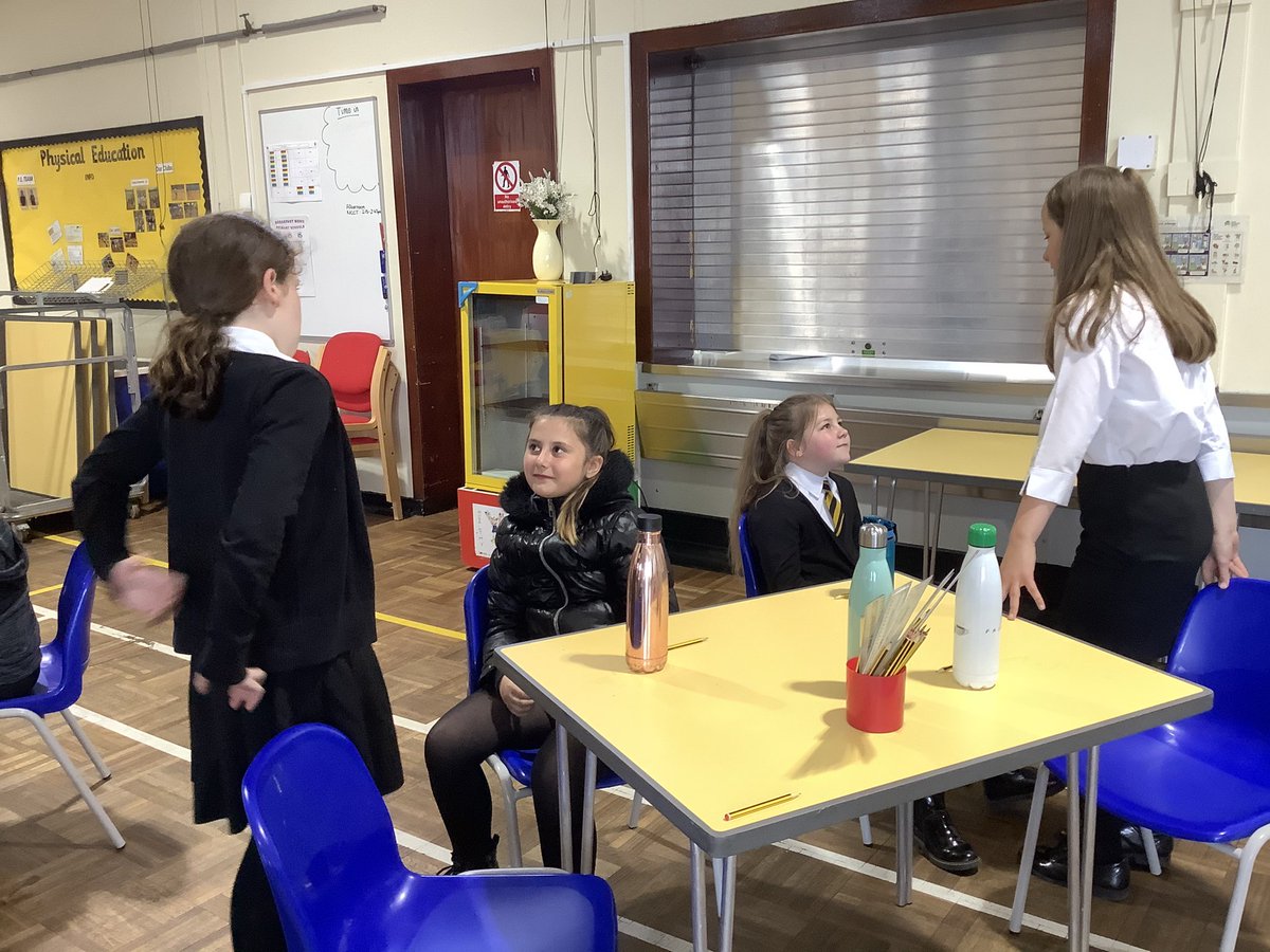 MrsMorrisonKPS's tweet photo. P6 did amazingly well with their Buddy Communication workshop. Mrs McKellar gave our future Buddies lots of advice and tips on ways of communicating with younger children. We’ll start working extra hard on our Makaton signing. A huge thanks to Mrs McKellar.@Kinneil_PS https://t.co/EpKmUi4fm5