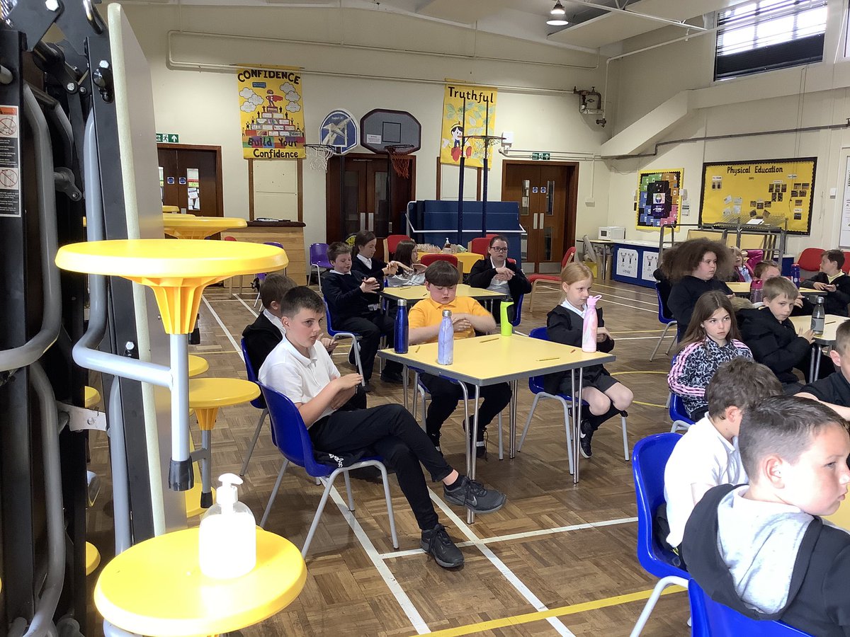 MrsMorrisonKPS's tweet photo. P6 did amazingly well with their Buddy Communication workshop. Mrs McKellar gave our future Buddies lots of advice and tips on ways of communicating with younger children. We’ll start working extra hard on our Makaton signing. A huge thanks to Mrs McKellar.@Kinneil_PS https://t.co/EpKmUi4fm5