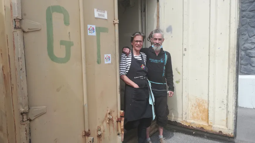 icichampagne's tweet photo. A Reims, la maraude citoyenne va installer un container pour loger un sans-abri
https://t.co/0HAgYPskUL
#MaSolution https://t.co/zKzOq8i4PQ