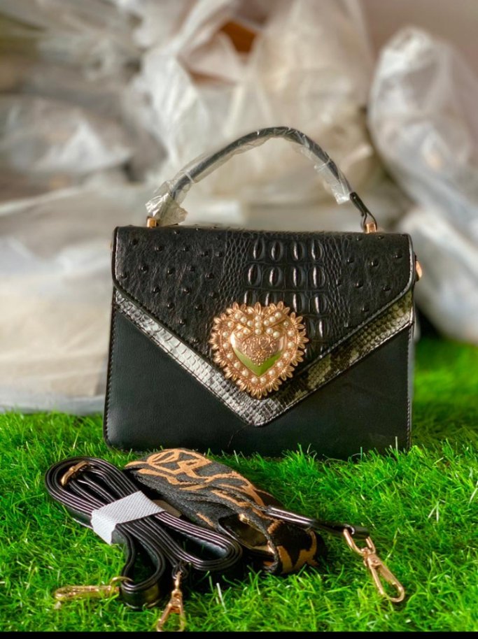 Mandyofficial12's tweet photo. Your quality shoes and bags..
Dm for patronage
Frame 1 (7000)
Frame 2(4500)
Frame 3(6500)
Frame 4(4500)
#lakers #AkwaIbomTwitter #StreamJesusAlone #Thanksgiving #gloyoutubedataplans https://t.co/AMiisJFZVD