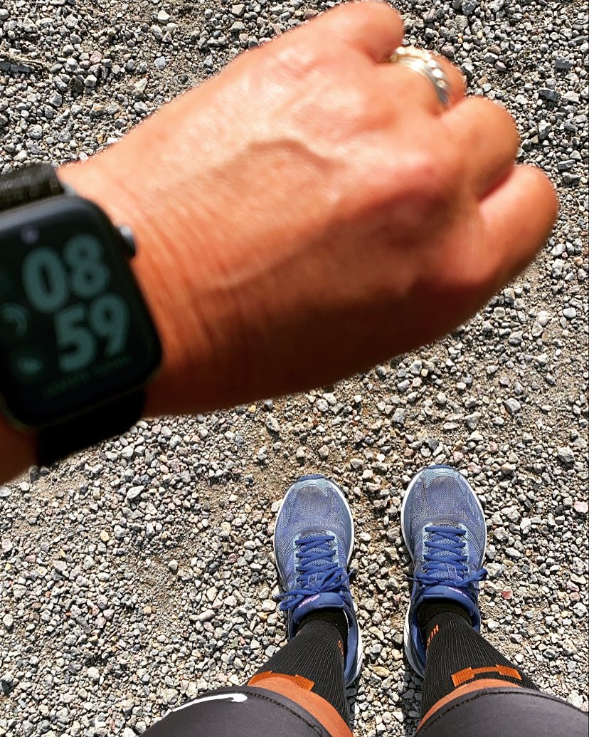Rustig hardlopen na mijn Covid-vaccinatie van gisteren. Met een stijve bovenarm ging het hardlopen prima. Op mijn horloge kijken tijdens het hardlopen was wat vervelend want dan til ik mijn arm op en dat doet best pijn. 🙃

#coronavaccinatie #workout #running