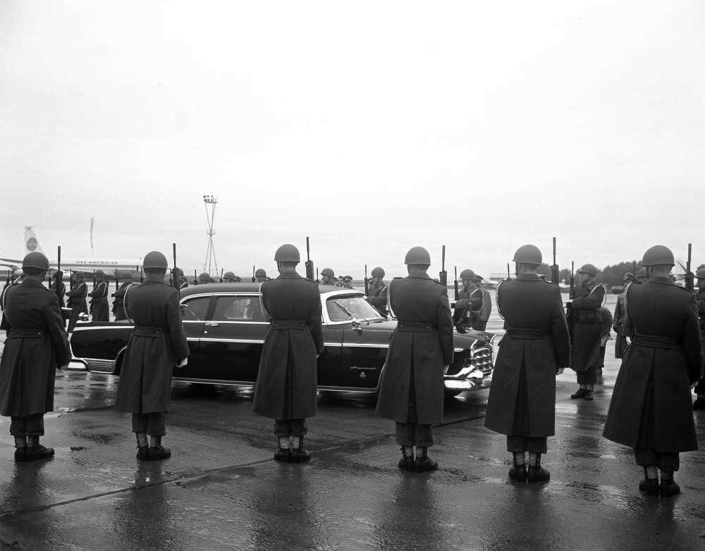 Iain_MacGregor1's tweet photo. #OTD 4June 1961 the #ViennaSummit witnessed the first meeting between President Kennedy & Nikita Khrushchev - both men at odds on many issues including #Berlin. A chastened JFK telling brother Bobby, negotiating with the Russian was ‘Like dealing with Dad. All give and no take!’ https://t.co/xvsguIB8h5