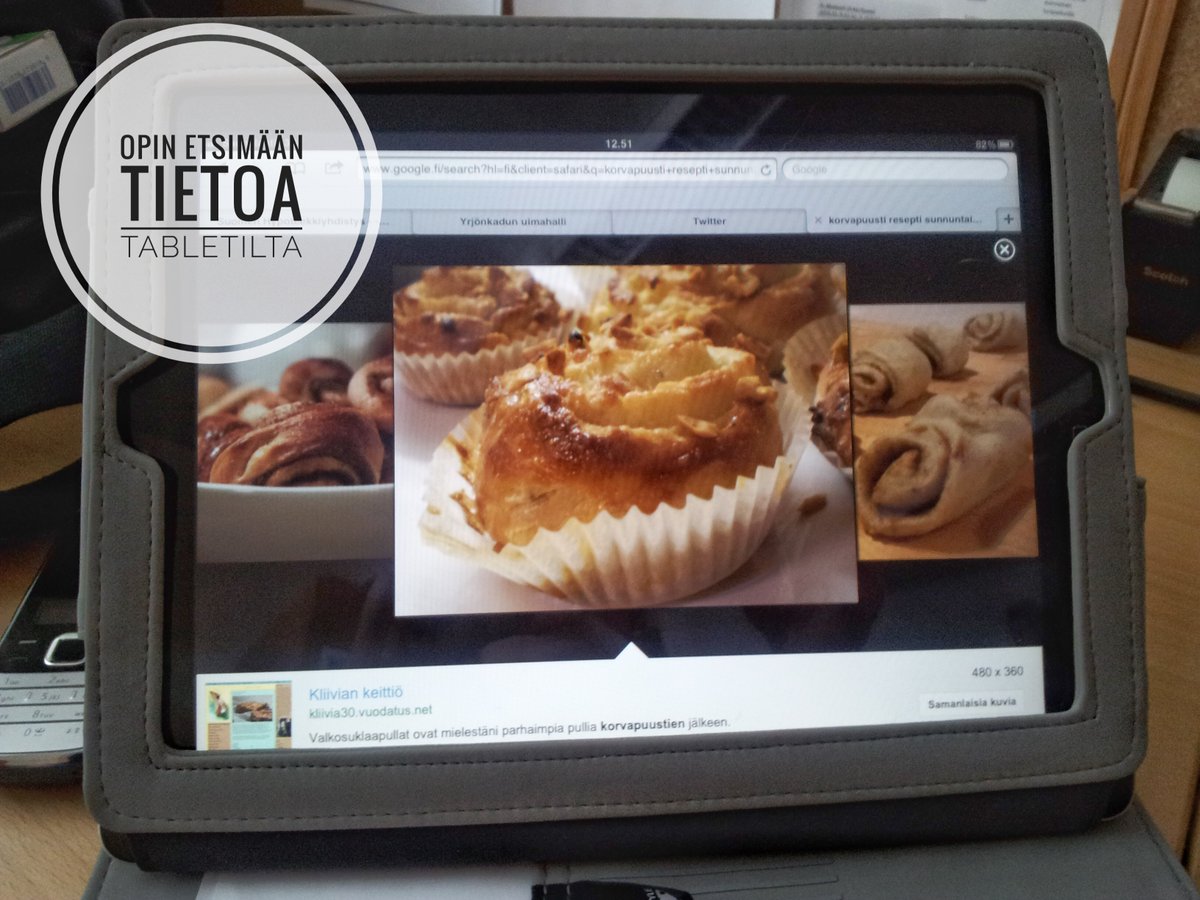 DigiAsialla's tweet photo. Poimintoja matkan varrelta. Pullaa ja digitaitoja. Vuonna 2012 opastettiin tabletin käyttöä. Motivaatio oppia kasvaa, kun aihe innostaa. On ollut hienoa tuoda uutta ja kiinnostavaa iäkkäiden elämään #senioriverkko #senioriverkko10v #tabletti #iäkkäät #digitaidot https://t.co/ftgYRBUMyY