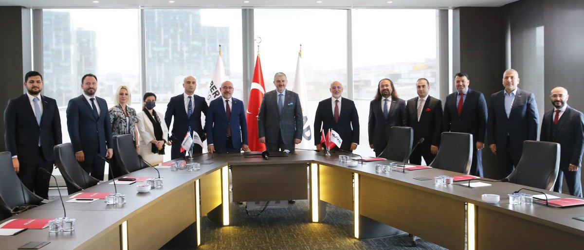 Türkiye #TarımKredi Kooperatifleri iştiraklerinden Bereket Sigorta ile MÜSİAD arasında "Tekafül Sigorta" sistemi olarak bilinen katılım sigortacılığının tanıtılması ve geliştirilmesi başta olmak üzere sigortacılık alanına yönelik iş birliği protokolü imzalandı.