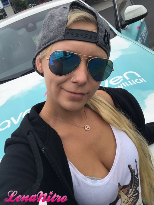 Na Leute... alles schick zum Freitag? ✌️🌞  Bock auf nen hei&szlig;en Gewinn? 🔥 https://t.co/LSUnqjWnCT https://t