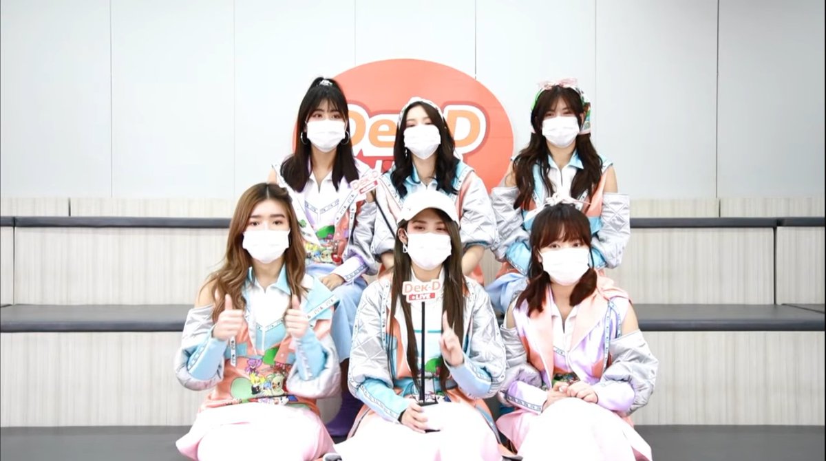 MusicBNK48THFan's tweet image. มาแล้วๆ #DekDLivexBNK48ดีอะ  #DekDLive
Youtube: youtu.be/jyB8HG9ZKQ4
#MusicBNK48 
#MobileBNK48 
#CherprangBNK48  
#JennisBNK48  #WeeBNK48  #GygeeBNK48 
#BNK48 #BNK48ดีอะ