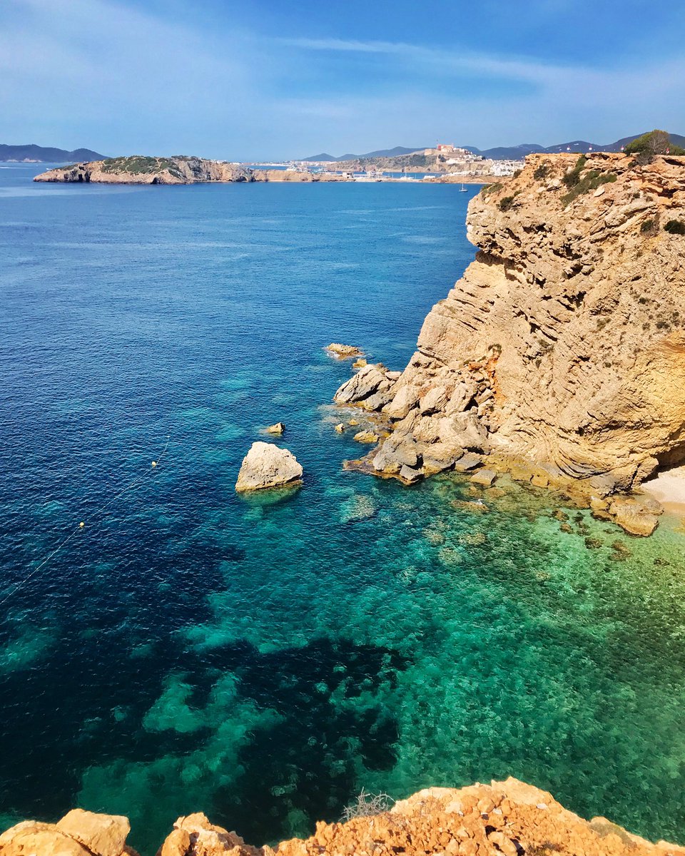 VadellaRentals's tweet photo. "Cap Martinet" 🤩🏝
#ibizavespatours #ibiza #spain #eivissa #Vespa #rentaboat #charteribiza #rentacar #luxurycars #vadellarentals #ibiza2021 #balearicislands #rentascooter #ibizabeach #paradise #capmartinet #pictures #naturephotography #onthebeach #amazing #sea #beach https://t.co/gu2eoNDJqB