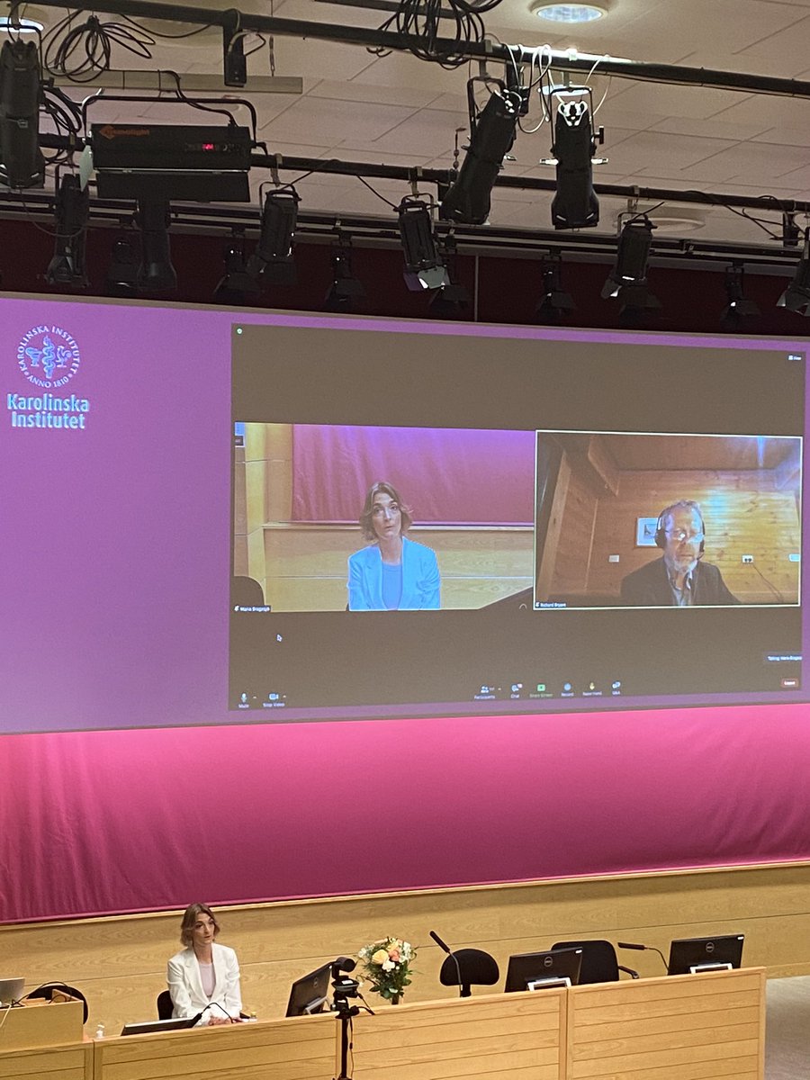 ericamattelin's tweet photo. Maria Bragesjö disputerar! Fantastiskt att se - och fantastiskt jobb! In å läs hennes papers! https://t.co/ycDtPJAz0E https://t.co/eKyhXDF3Cp