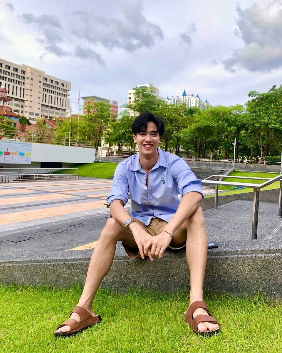 Smiles_Tt's tweet photo. งานดีทั้งคน ทั้งรองเท้า "บางทีพี่ก็น่ารักเกินไปนะ"
ชาวบ้านต้องเสี่ยงเป็นโรคหัวใจแล้วเนี๊ยะ "หัวใจหยุดรักไม่ได้"
💙😍
#Tawan_V
#ECOTHAILAND
#ECOSHOES
#MovesLike https://t.co/WawZni8al9