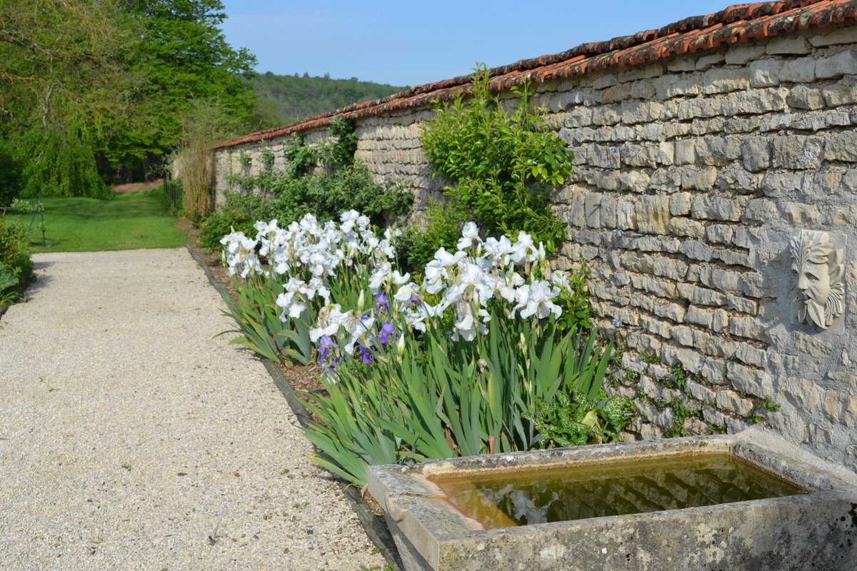#Rdv_jardins 🌺🌻🌼Tous aux jardins ce weekend ! Profitez des ouvertures exceptionnelles telle que celle de l'ensemble de <a href="/forgedebuffon/">Forge de Buffon</a> : samedi et dimanche après midi venez découvrir les logements des forgerons et le jardin et son orangerie 18e 👌