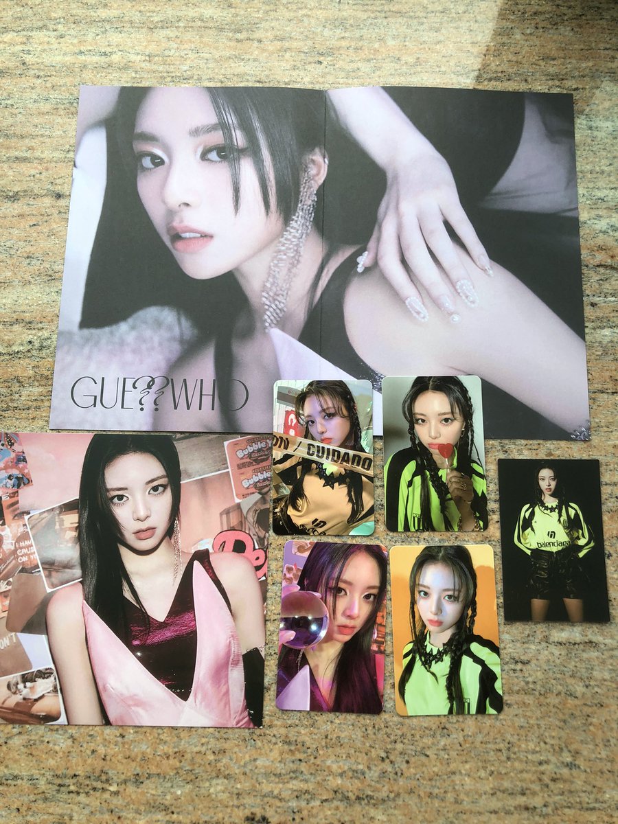 itzyunaaa_'s tweet photo. finally full set of yuna🥰

♡#신유나 #있지 #믿지 #Yuna    #ITZY #MIDZY #GUESSWHO   #mafiainthemorning #ITZY_GUESSWHO https://t.co/mDyQAiiAfX