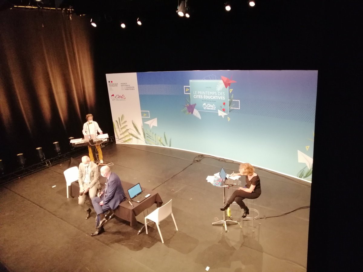 A la Maison des Métallos à Paris pour la clôture du printemps des cités éducatives où nos élèves ne vont pas tarder à monter sur scène ! <a href="/AcAixMarseille/">Acad. Aix-Marseille</a> @BernardBeignier #citééducative #rep+