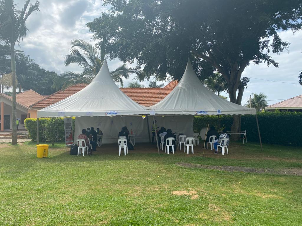 aishaquin19's tweet photo. On Arrival all people from category 1 and 2 countries under the directive have to be tested again for Covid 19 at a fee of 65$ and they have to wait for there results within 4hr before they board
#Covid19TestingUG
@testandfly https://t.co/AGGFo10hh1