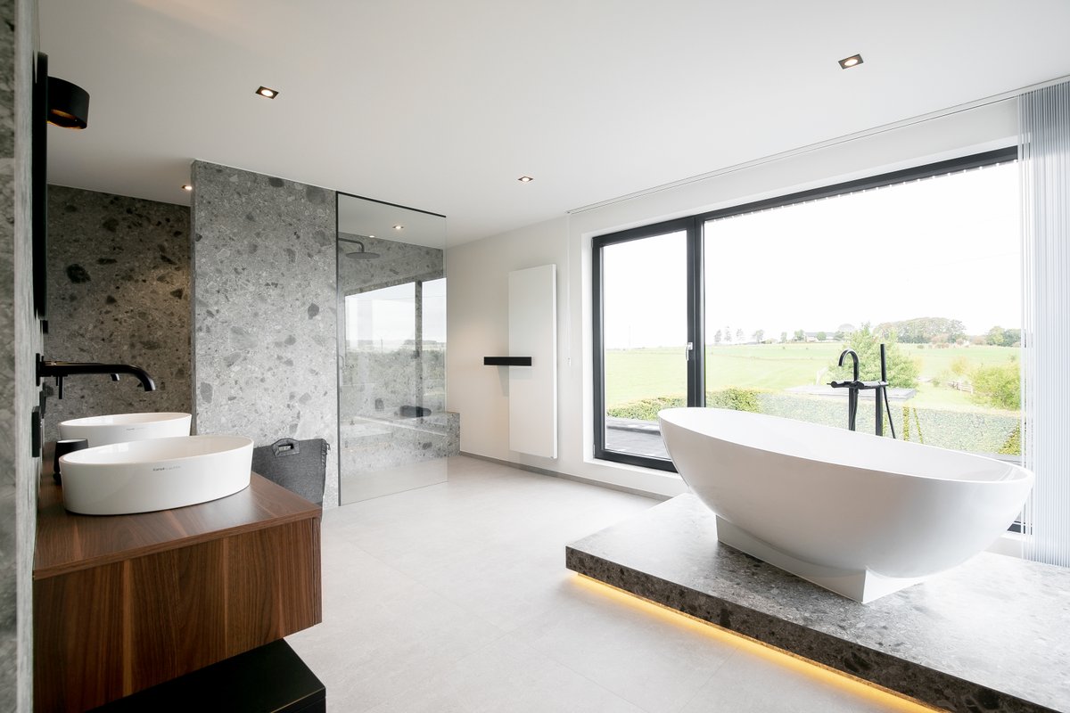 inalco_official's tweet photo. Today on the blog #Inalcotrends we talk about #modernbathrooms with different styles designed with #MDi. Take a look at the pictures and choose your favorite to have that #selfcare moment of the #weekend ✨

https://t.co/M6FwC1EhCC https://t.co/BOn4bC8fcP