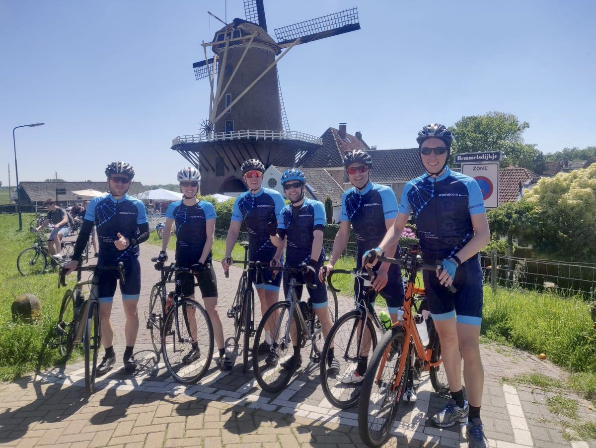 Een aantal van onze collega's houdt van fietsen naast het werk. Dat bracht ons op het idee om een ontwerp te laten maken (dank <a href="/miciocreative/">MICIO creative sportswear</a>). 

Hier het bewijs van de eerste InEnergie wielerrit afgelopen weekend. Dat er nog vele mogen volgen. Over #teamwork gesproken!