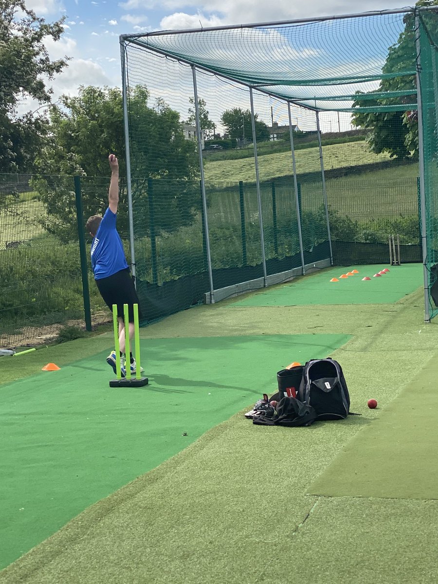 WrightyJSA's tweet photo. Early morning start for ⁦@ALFSW2008⁩ for 1-1 coaching ⁦@6ersCricket⁩ think it’s going to be a crazy Cricket Day today 🏏☀️ #atleastthesunisshining #cricketfun https://t.co/BeQIUCZQTb