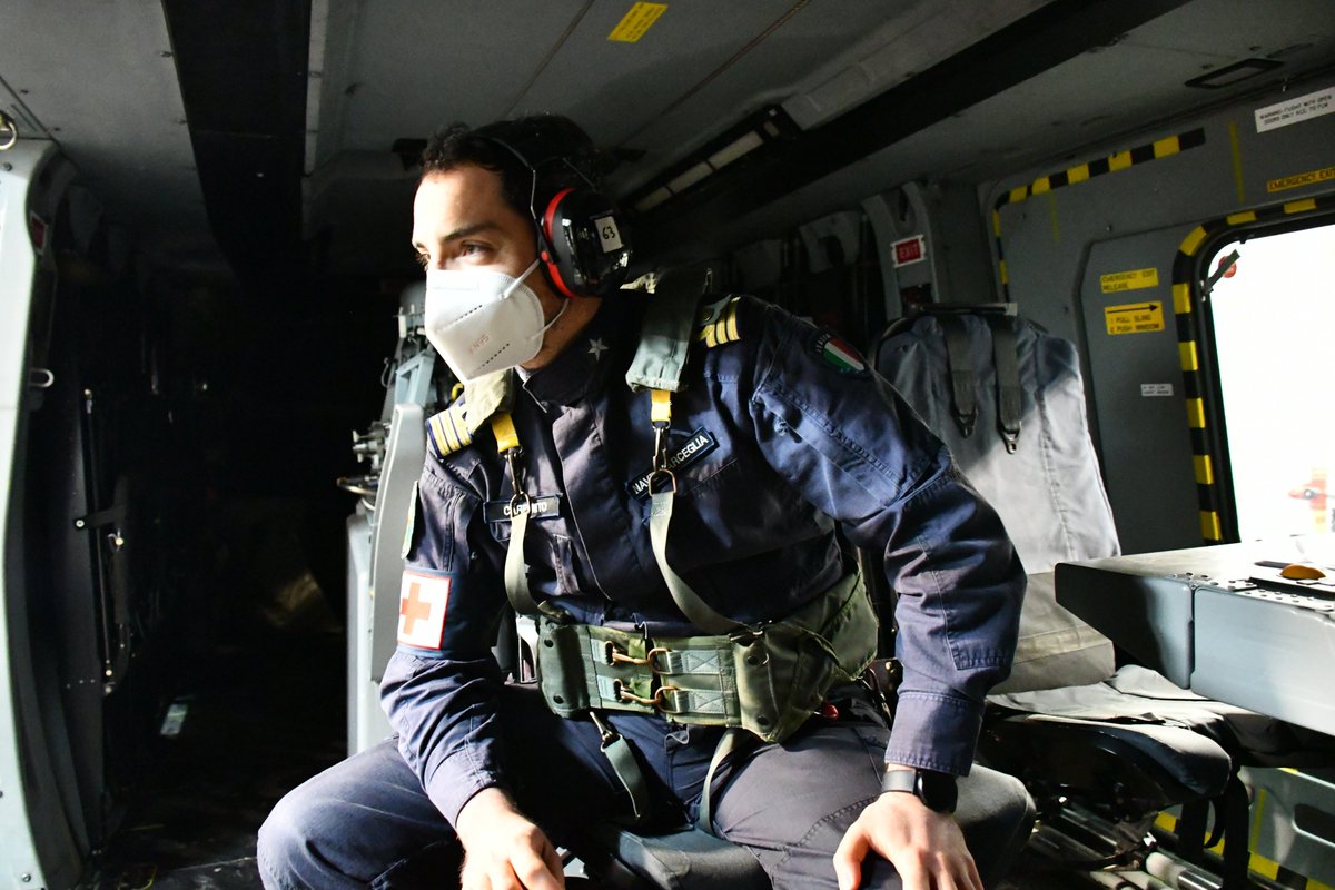 ItalianNavy's tweet image. Interoperability between allied Navies includes the capability to support if needed! That is what ITS Marceglia 🇮🇹 did with FGS Hamburg 🇩🇪 transporting one of her sailors for real case of medical assistance during #AtSeaDemo #FormidableShield 21
#MarinaMilitare #StrongerTogether