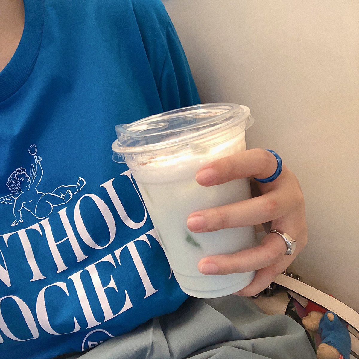 babeioun's tweet photo. On finedae:💙) we were blue 🧵🪡 🥏 𓈒 https://t.co/YRRWSOZlGR