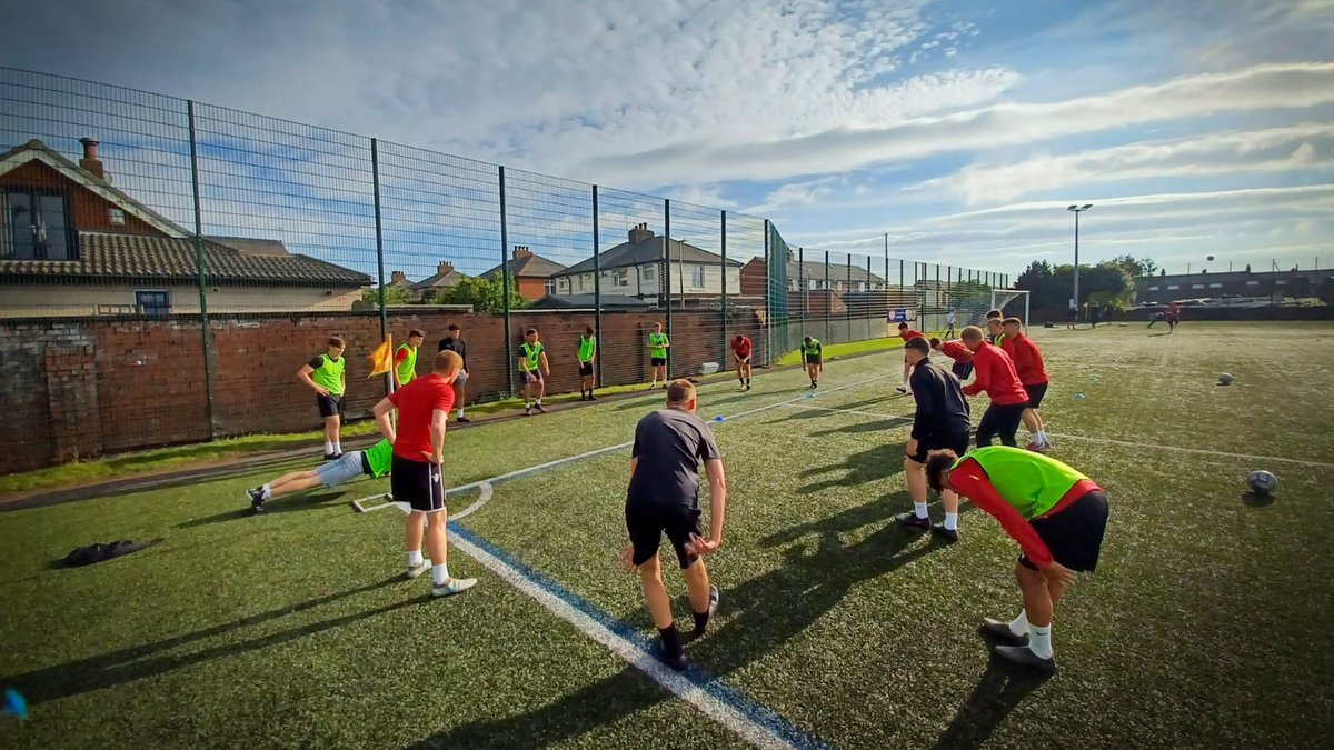 One final training session for the <a href="/ChorleyFCYouth/">Chorley FC Youth</a> <a href="/northwestu21/">NorthWest U21 Development League</a> Cup squad last night, ahead of SUNDAY'S FINAL 👊

Catch all the action (from 2:45pm) in person at <a href="/thesilkmen/">Macclesfield FC (C)</a>'s Mose Rose home (FREE entry) or watch from the comfort of your own home via our FREE live stream 😎