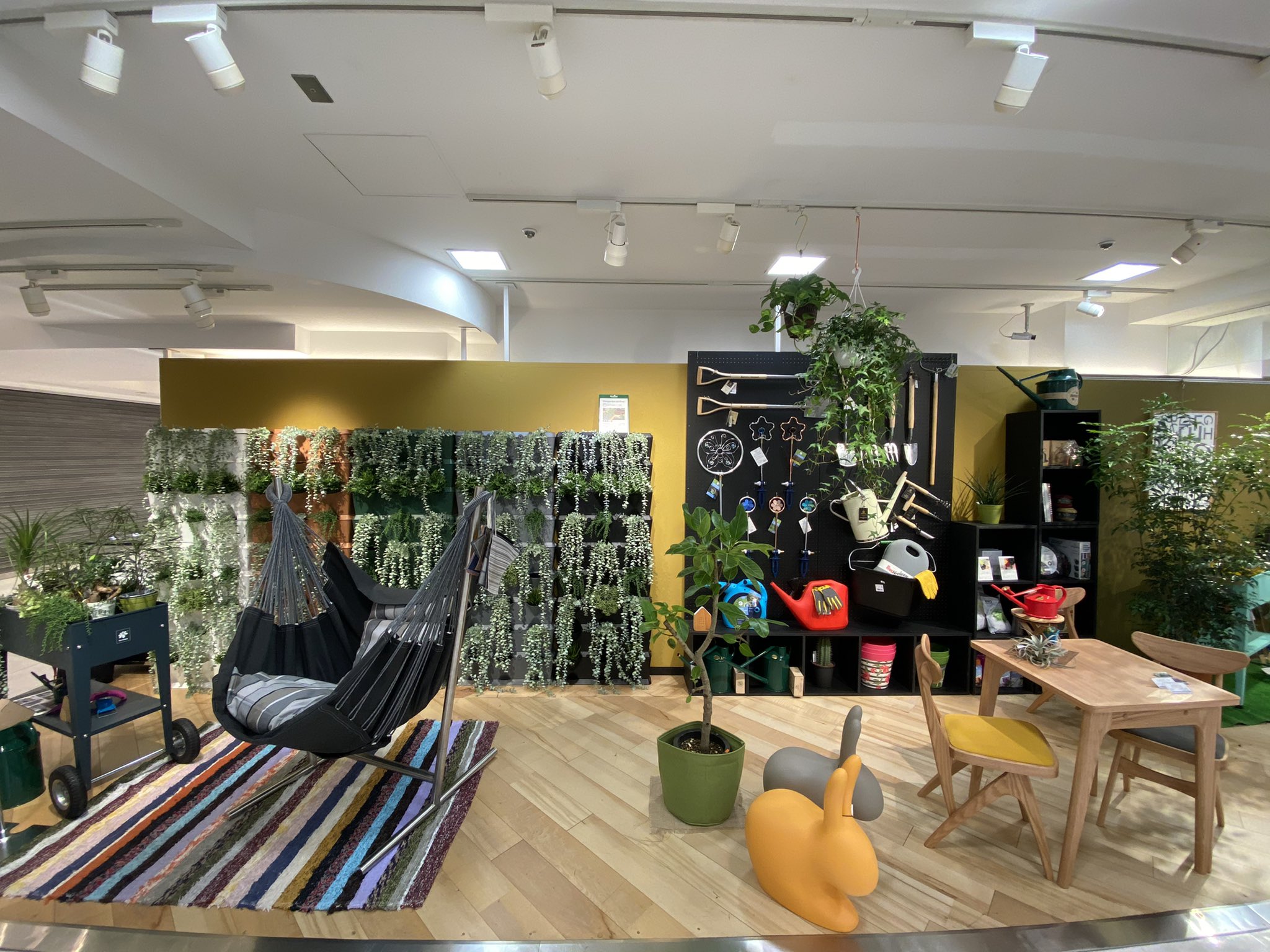 ট ইট র Wexthuset Japan 西武池袋本店にて 本日からpop Storeとして出店しています ガーデニング雑貨を取り入れた生活を 体感できるディスプレイになっています ぜひ お立ち寄りください T Co Isrjsk5e3x ট ইট র