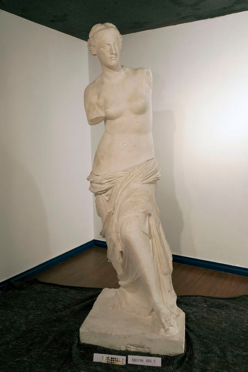 Qd tu parles de faire le logo de <a href="/venuslepodcast/">Vénus s'épilait-elle la chatte</a> en vrai dans le musée à base de la copie plâtre... :)