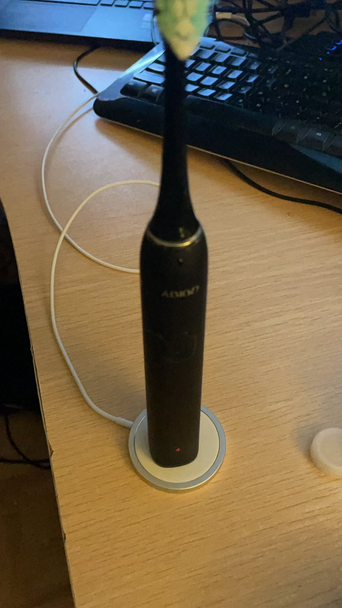 Slavanomics’s pics and videos