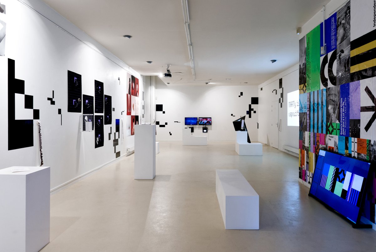 smnrnd's tweet photo. Exposition ⬤ Le champ du signe
[du 4 mai au 4 juin 2021]
 #lechampdusigne #AI #design

@davidheritier_ @abstractmachine @chevalvert  Véronique Pêcheux &amp; @smnrnd @HeadMediaDesign @juerglehni @esadamiens https://t.co/t90pZuxziR