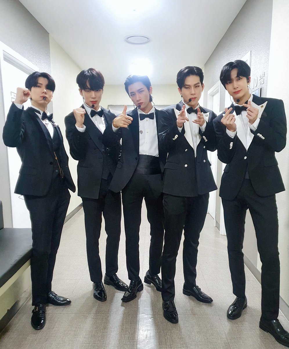 📸
210604 #몬스타엑스
KBS2 #뮤직뱅크 완료

너무나도 설렜던 첫번째 컴백무대 완료❤️
오늘부터 시작되는 #GAMBLER 활동!
함께 열심히 달려봅시다 ✌🏻

#MONSTAX #MONSTA_X
#One_Of_A_Kind #갬블러