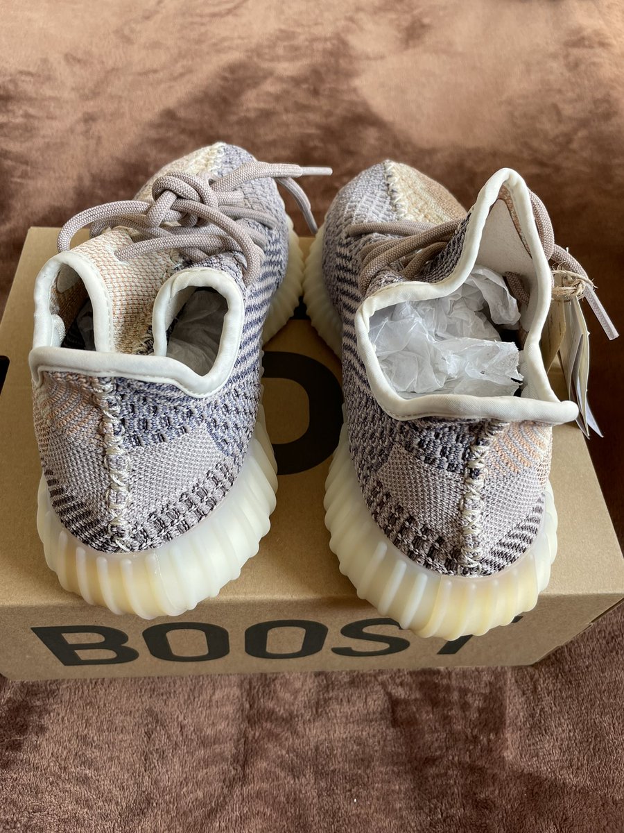 a_armenian's tweet photo. Ik verkoop deze Yeezy Boost 350 V2 schoenen in kleur ‘Ash Pearl’ in maat 38. Ze zijn gloednieuw in originele doos en bewijs van aankoop etc zit erbij. Ze waren voor mezelf maar ze vallen te groot dus stuur me een bericht als je geïnteresseerd bent. https://t.co/tJyg7GTpX1