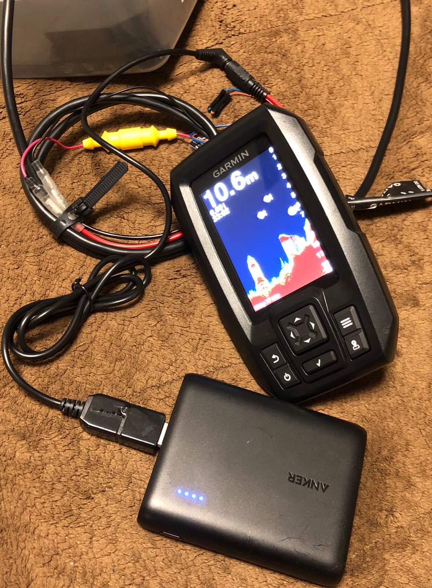 yuu_601's tweet photo. そろそろボートでの釣りの準備🚤半年振りに魚探に電源入れた。
とりあえずシュミレーターではちゃんと動いてた。でも全然使いこなせない💩
今年の目標はお魚マークに惑わされない事!
#GARMIN #STRIKER4 https://t.co/c5MoyUYni7