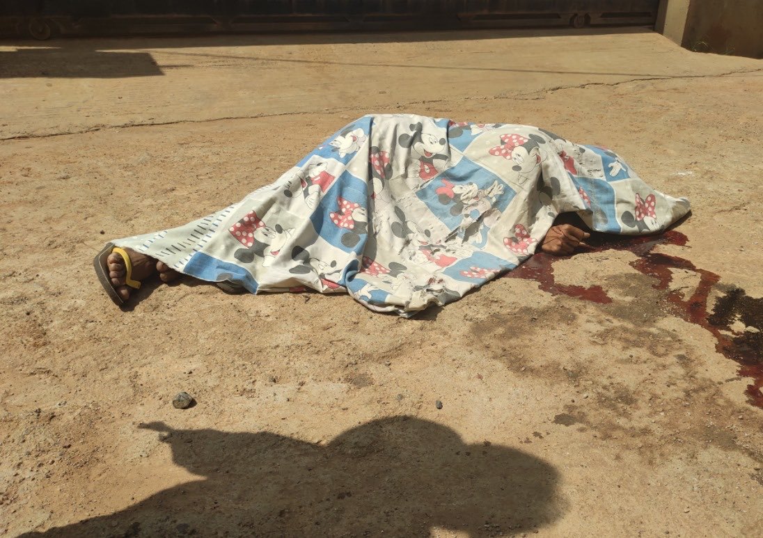 Phoetharr45's tweet photo. LOIKAW, Kareeni (Kayah) State:

A man on motorcycle was SHOT DEAD by SAC Terrorist Group in Minelon Ward. People heard multiple gunshots.

#June4Coup #WhatsHappeningInMyanmar #MilkTeaAlliance https://t.co/7G5drFawjA