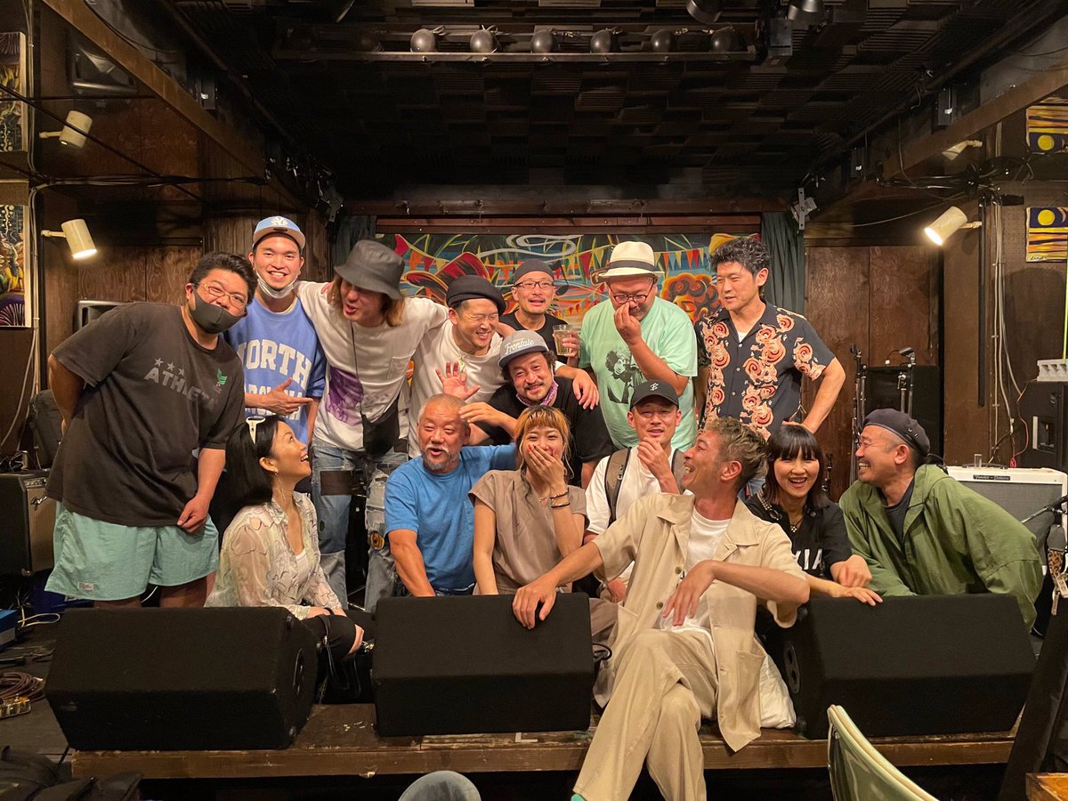 iam_momiji914's tweet photo. HBD @tomoyastone 🎊
まともな写真が一枚もないことが全てを物語っております!!我らのボスは最高です✨これからもよろしくお願いします!!
NEXT LIVE→横浜関内B.B street
#momijiandthebluestones #theout #tomotomoclub #椎名純平 #keyco #monkey #chozenlee #朝岡周 #タケシサン #powers2 https://t.co/TBza5AON7H