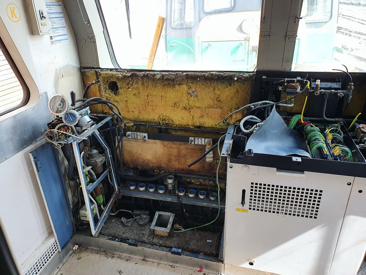 Le weekend dernier, notre #association a réalisé sa première séance de travail au sein du #Technicentre <a href="/Occitanie/">Région Occitanie</a>, avec lequel une convention a été établie 🤝
Objectif: conserver un nez de la BB7400 et un pupitre de la Z7321.
Un franc succès ! 👏
Merci à tout le personnel #SNCF.