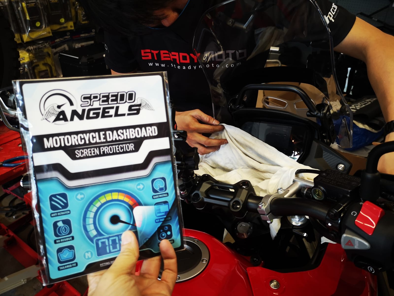 Speedo Angels Nano Glass Proteggi Schermo Per Aprilia Shiver 900 (2017+), Flessibile, 9H, Kit Con Accessori Montaggio