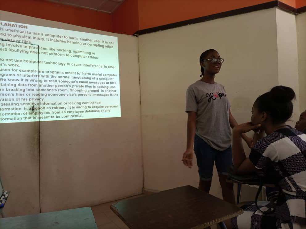Sisinerd's tweet photo. Team #PingIntelligence Calabar remembers everything they were thought about unethical use of Digital Resources.
Our #Cybergirls are excited and finding the learning sessions very engaging. We’ve intentionally designed each day at our hubs to be fun, yet learning packed! https://t.co/XKZKKXRRJu