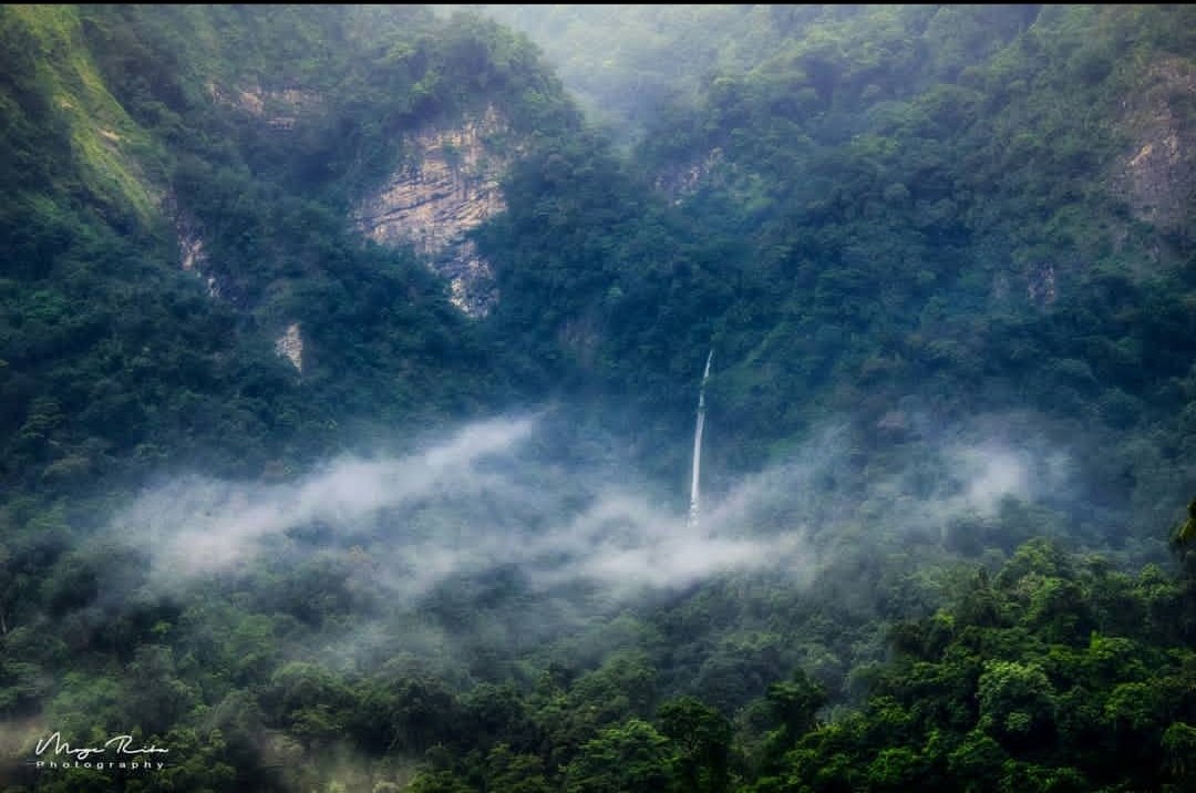 MibangNami's tweet photo. Sirki Waterfall is located at a distance of approx 10 kms from Pasighat, it is a must visit to enjoy adventurous trek and witness the marvel of nature.
#NortheastMatters 
#AchapterforNE https://t.co/CMNYHD0psm