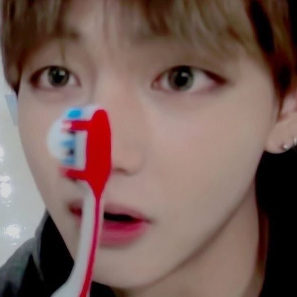 มี๊ค้าบน้องแทไม่อยากแปรงฟัน #TAEHYUNG #V https://t.co/5MMFO0BcOv<a href="/tag/taehyung"class="tags">#TAEHYUNG</a><a href="/tag/v"class="tags">#V</a>